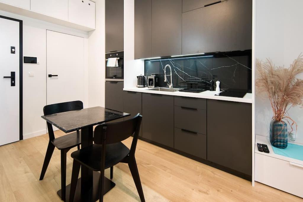 Modern Apt Next To Train Station Krakov Exteriér fotografie